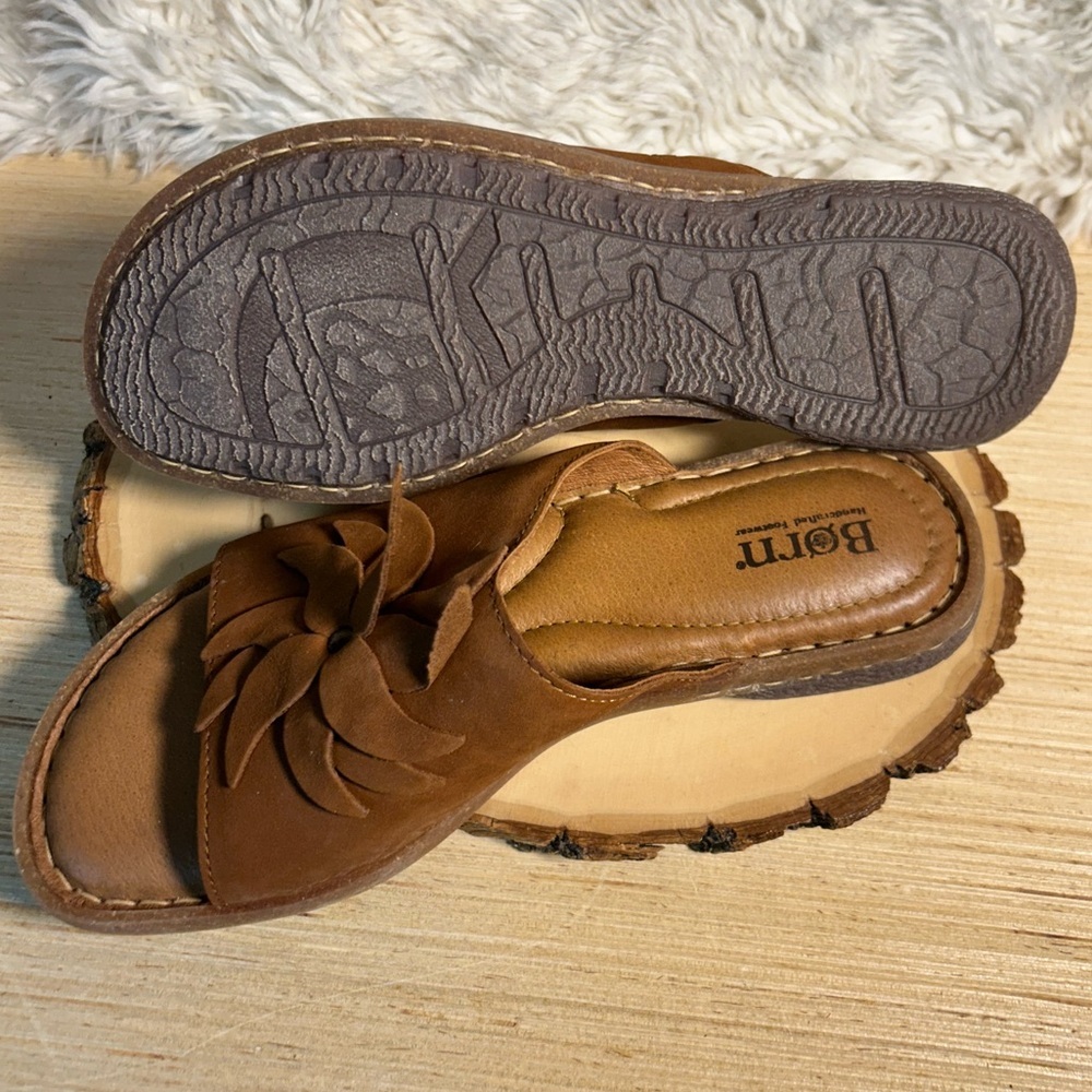 BORN tan maple leaf Monica Cutout Floral Leather Slide On Sandals Size 8 - Picture 4 of 6